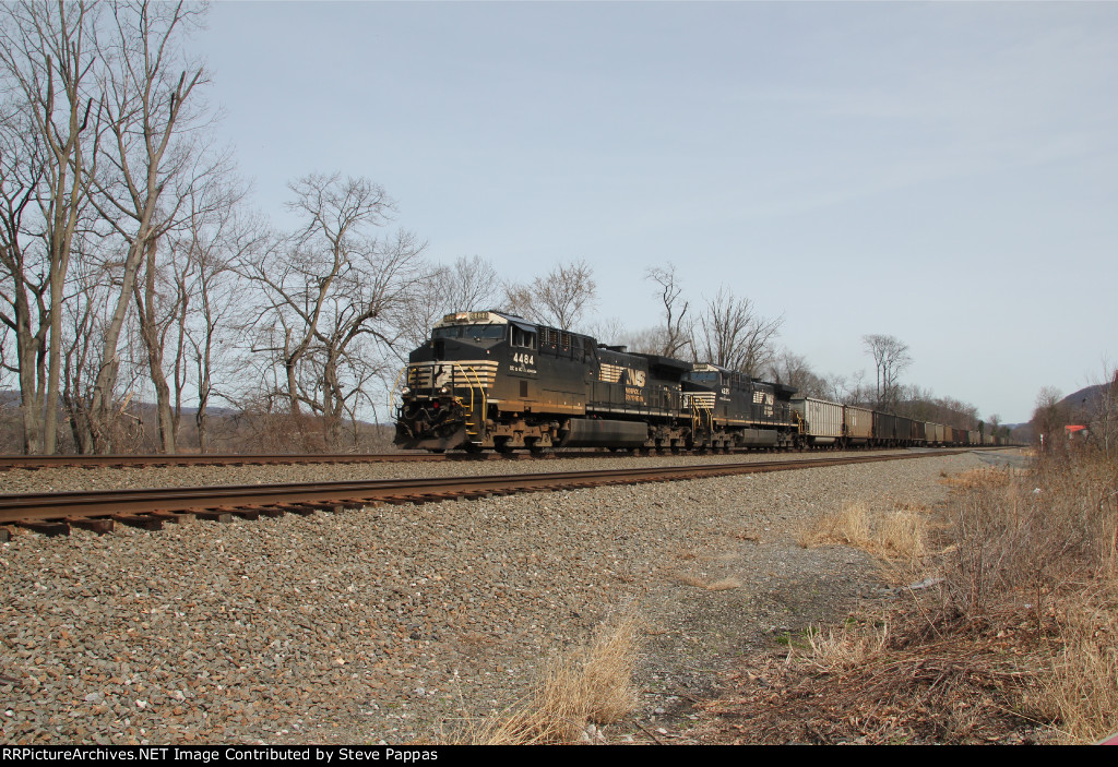 NS 4484 and 4225 take a train of coal empties west
